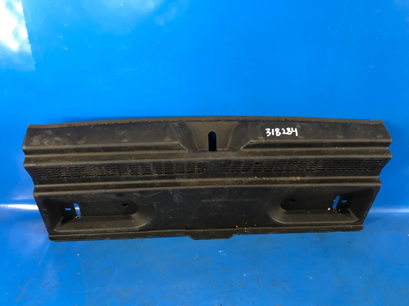 Накладка на порог багажника MINI COOPER (F56) 14-18 2014 F56 B38M 1.5T 51 47 7298591 Б/У