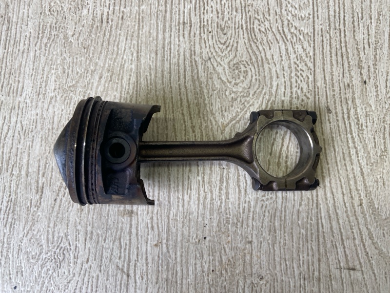 Шатун CARISMA 95-04 1.8 GDI