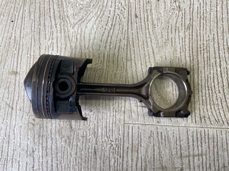 Шатун CARISMA 95-04 1.8 GDI