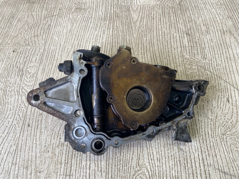 Масляный насос MITSUBISHI CARISMA 95-04 1.8 GDI MD321520 Б/У
