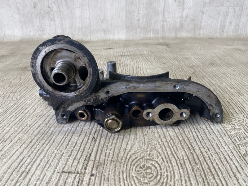 Масляный насос CARISMA 95-04 1.8 GDI