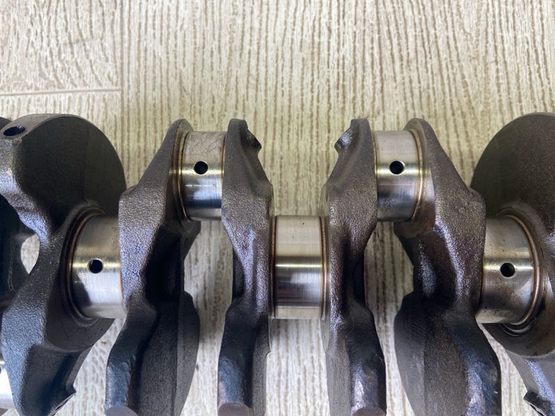 Коленвал CARISMA 95-04 1.8 GDI