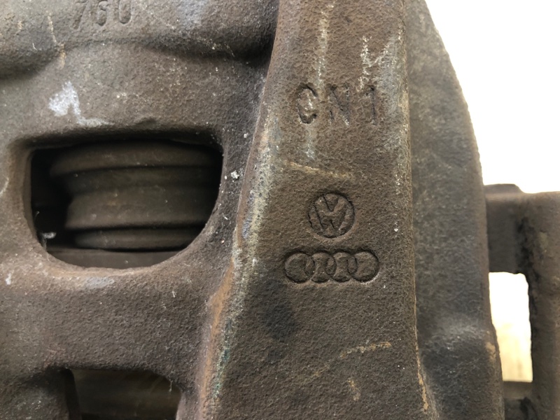 Суппорт тормозной передний правый TIGUAN 08-17 2011 5N 2.0 CCTA