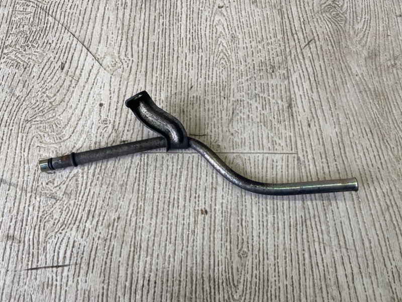 Направляющая масляного щупа MITSUBISHI CARISMA 95-04 1.8 GDI MD317671 Б/У