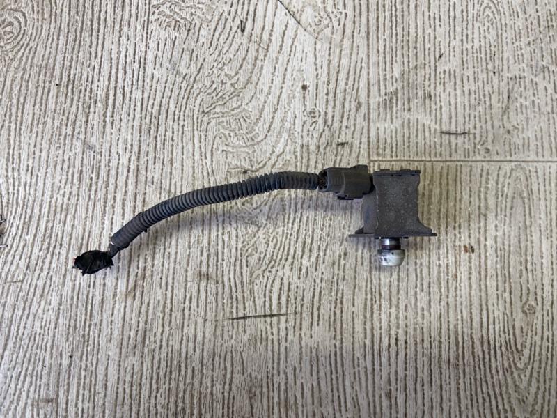 Клапан холостого хода CARISMA 95-04 1.8 GDI