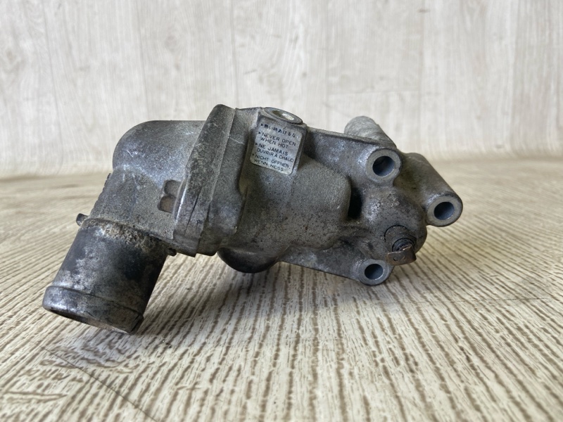 Корпус термостата CARISMA 95-04 1.8 GDI