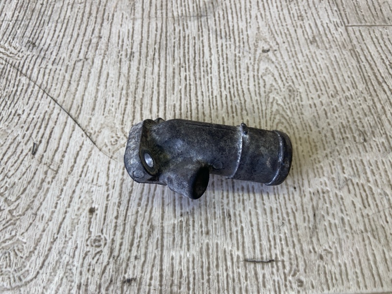 Фланец системы охлаждения CARISMA 95-04 1.8 GDI Фланец системы охлаждения CARISMA 95-04 1.8 GDI