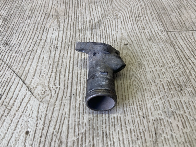 Фланец системы охлаждения CARISMA 95-04 1.8 GDI Фланец системы охлаждения CARISMA 95-04 1.8 GDI