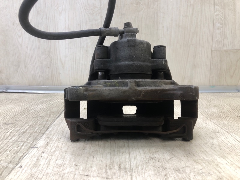 Суппорт тормозной передний левый TIGUAN 08-17 2011 5N 2.0 CCTA