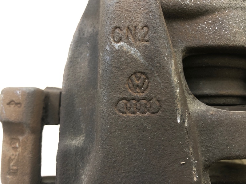 Суппорт тормозной передний левый TIGUAN 08-17 2011 5N 2.0 CCTA