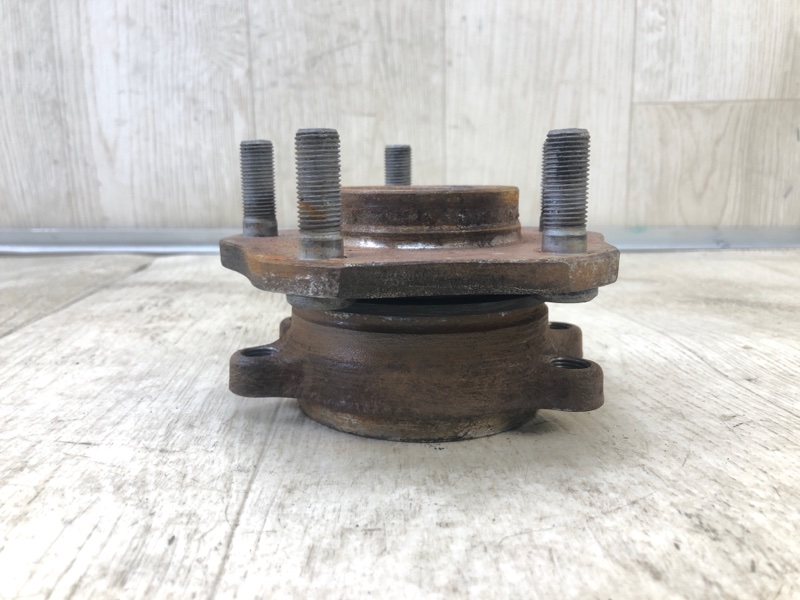 Ступица передняя левая QASHQAI/ROGUE SPORT 14- 2020 J11 2.0L MR20DD