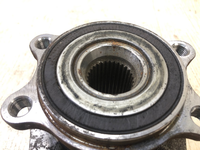 Ступица передняя левая QASHQAI/ROGUE SPORT 14- 2020 J11 2.0L MR20DD