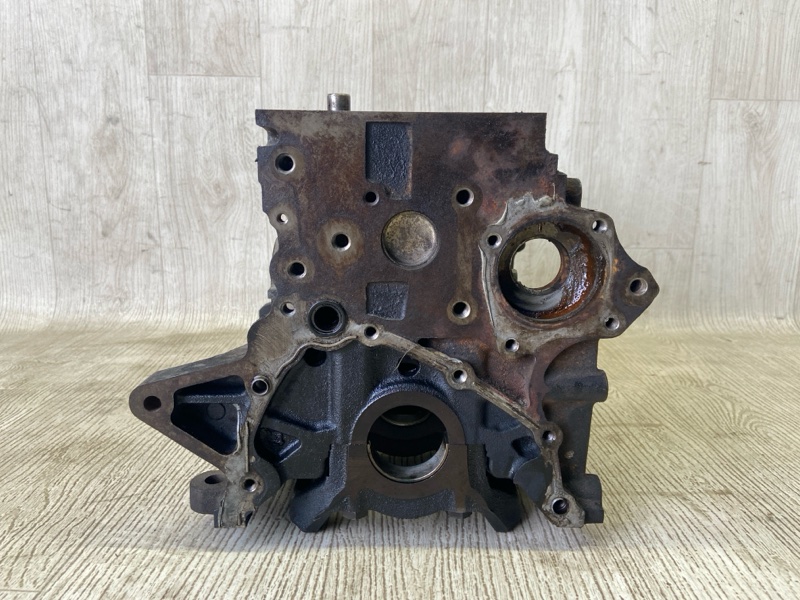 Блок двигателя CARISMA 95-04 1.8 GDI