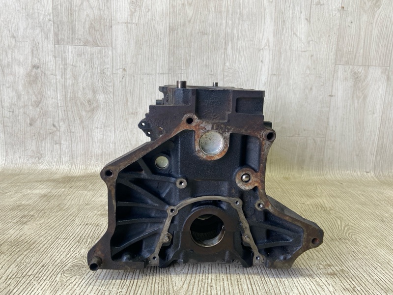 Блок двигателя CARISMA 95-04 1.8 GDI