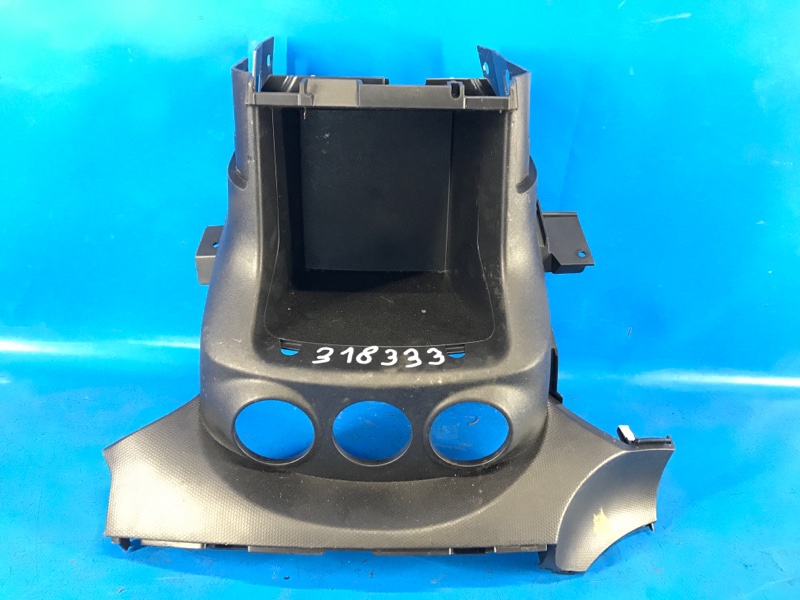 Накладка торпедо центр. MITSUBISHI OUTLANDER XL 05-13 2011 2.4 4B12 8002A477XA Б/У