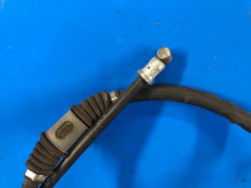 Трос стояночного тормоза OUTLANDER XL 05-13 2011 2.4 4B12 Трос стояночного тормоза OUTLANDER XL 05-13 2011 2.4 4B12