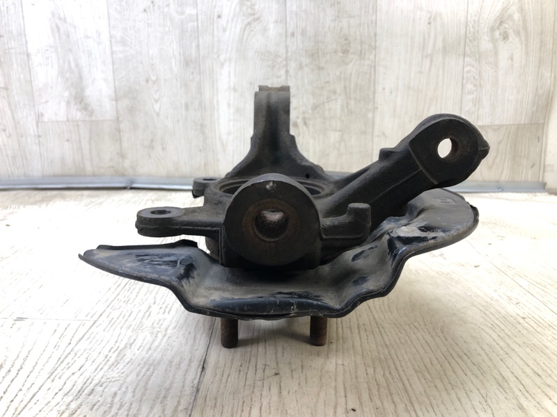 Кулак поворотный передний правый ODYSSEY 05-10