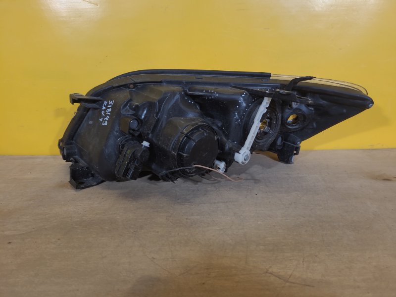 Фара правая RAV4 05-12