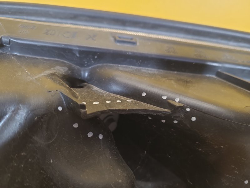 Фара правая RAV4 05-12