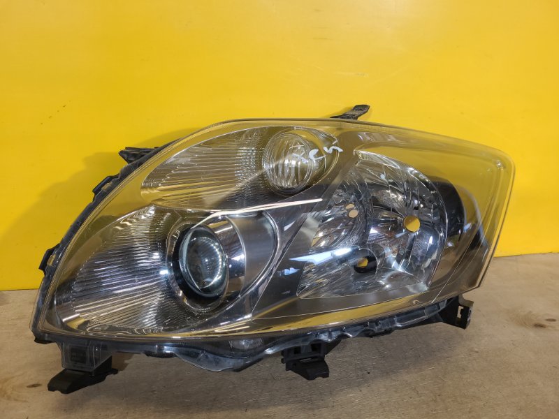 Фара левая TOYOTA AURIS 06-12 8115002530 Б/У