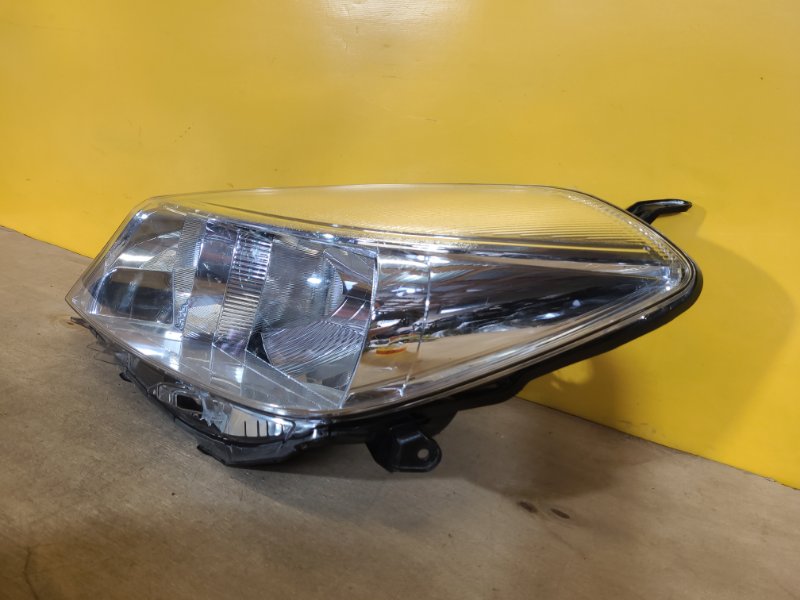 Фара левая YARIS 11-20 Фара левая YARIS 11-20