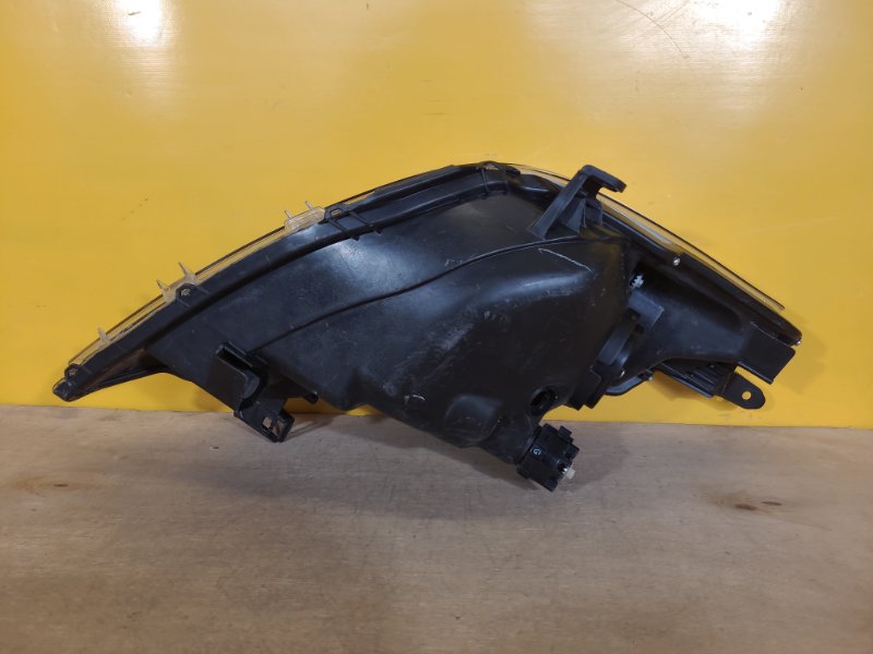 Фара левая YARIS 11-20 Фара левая YARIS 11-20