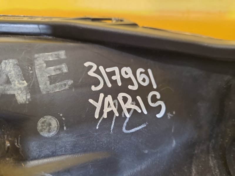 Фара левая YARIS 11-20 Фара левая YARIS 11-20