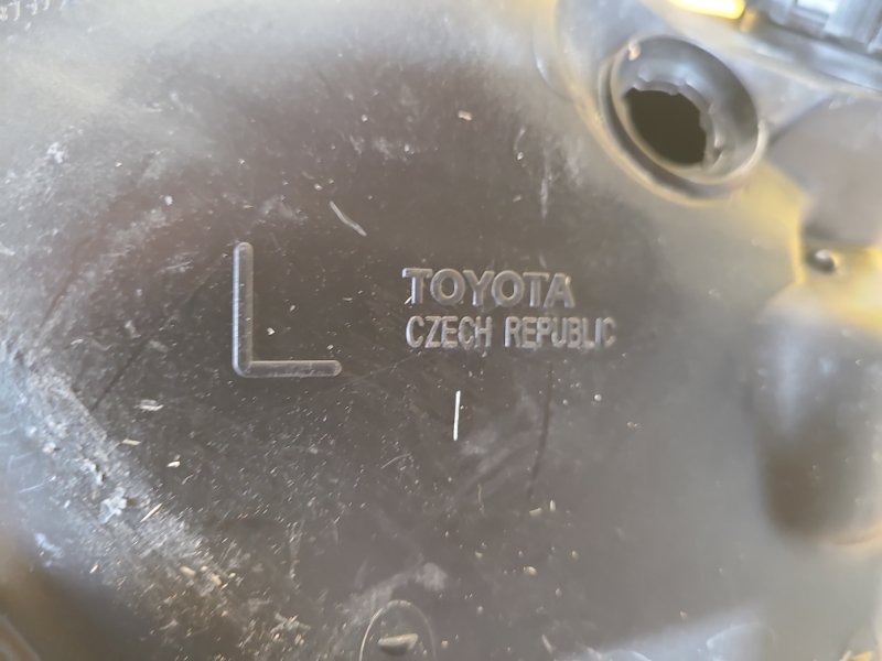 Фара левая YARIS 11-20 Фара левая YARIS 11-20