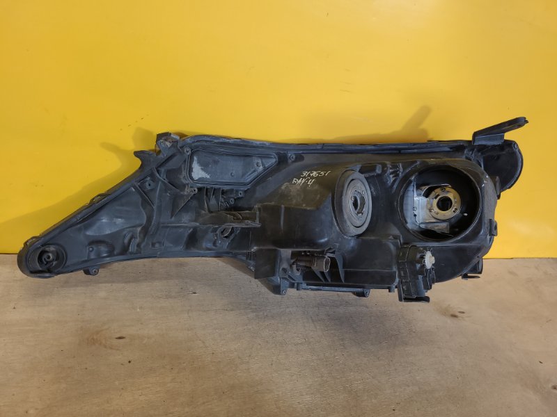 Фара правая RAV4 13-19