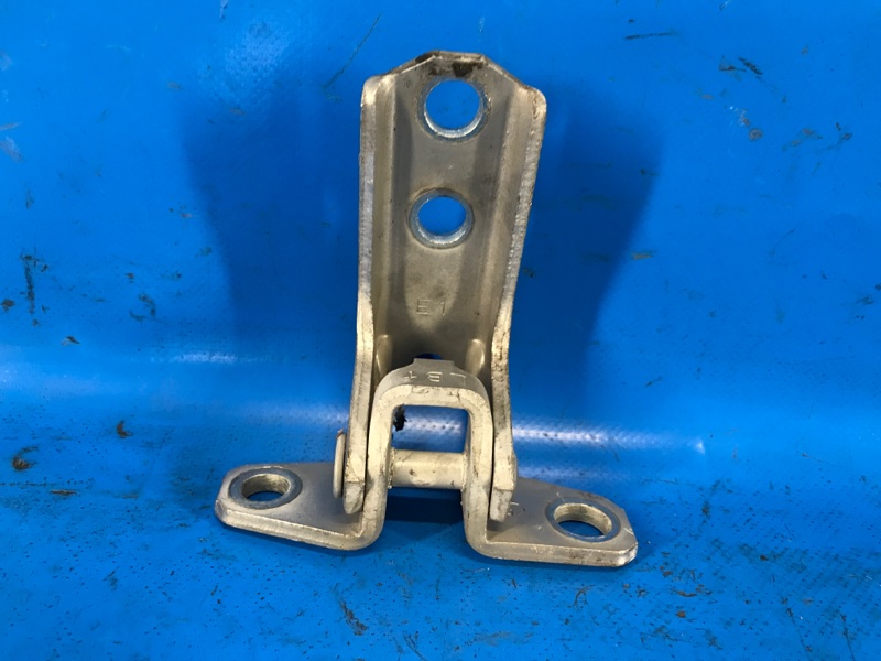 Петля двери нижняя передняя левая MITSUBISHI OUTLANDER XL 05-13 2011 2.4 4B12 5702A006 Б/У