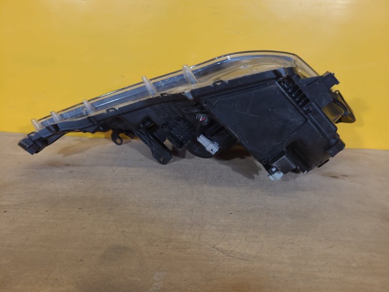 Фара левая RAV4 13-19