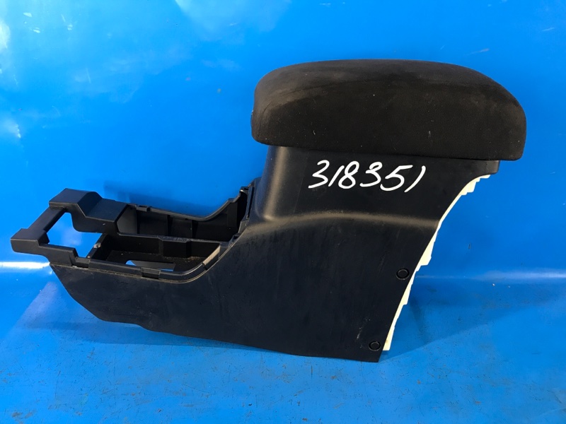 Консоль центральная MITSUBISHI OUTLANDER XL 05-13 2011 2.4 4B12 8011A923XA Б/У