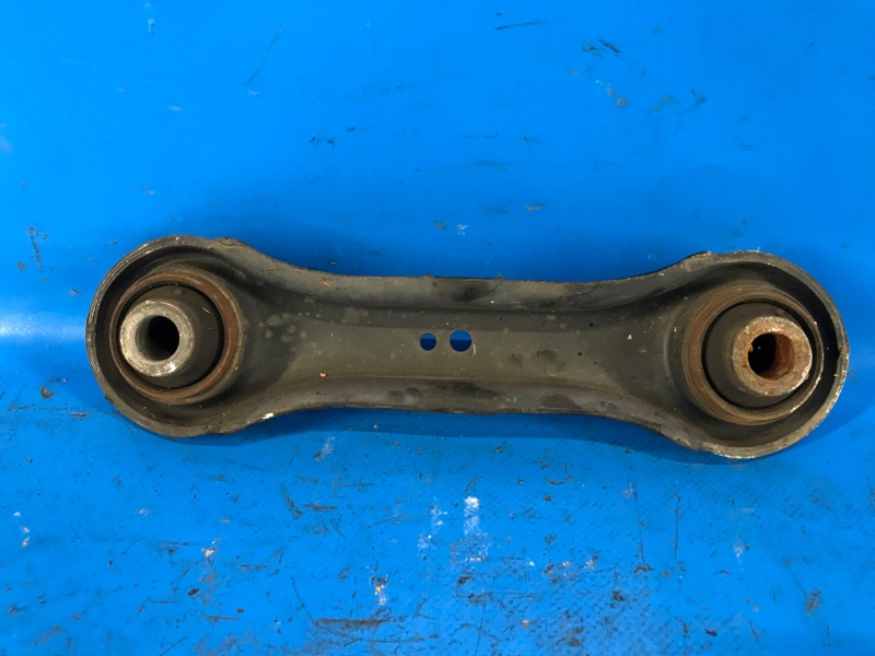 Тяга задней подвески левая OUTLANDER XL 05-13 2011 2.4 4B12 Тяга задней подвески левая OUTLANDER XL 05-13 2011 2.4 4B12