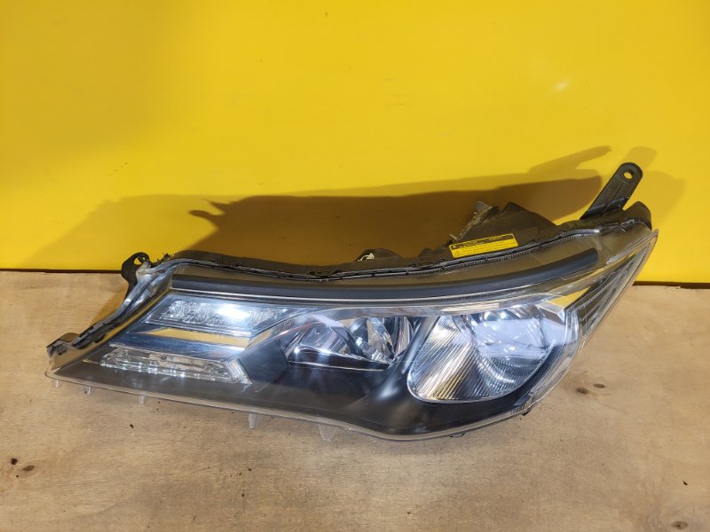 Фара левая RAV4 13-19