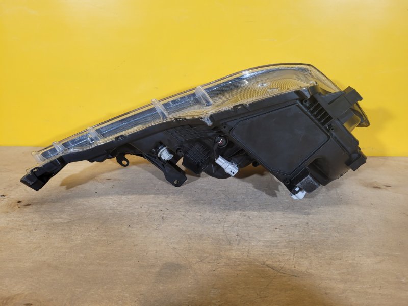 Фара левая RAV4 13-19