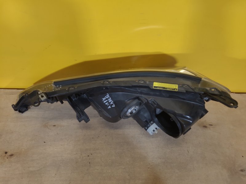 Фара правая RAV4 13-19