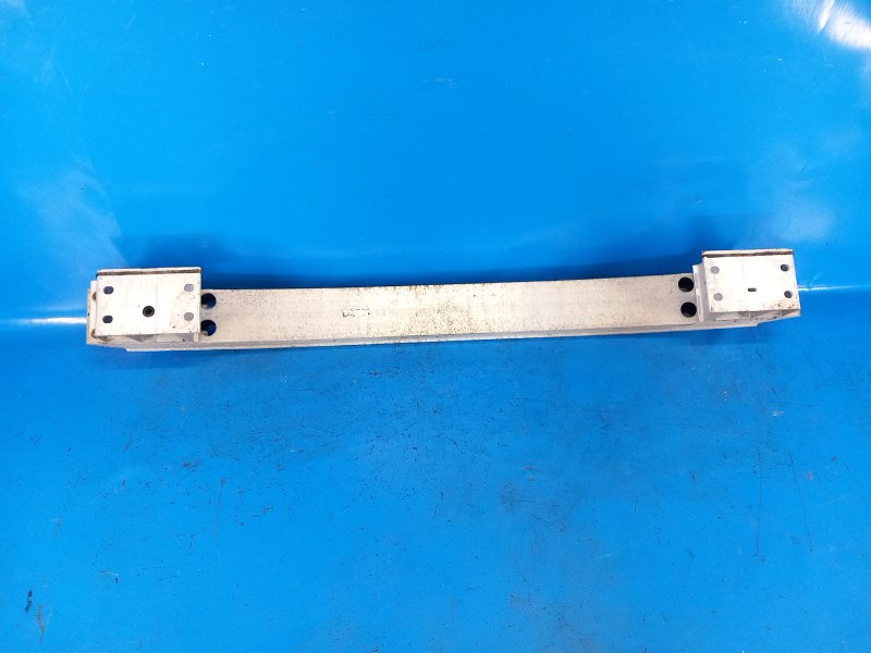 Усилитель заднего бампера IS250/350 05-13 2009 GSE21L 3.5 2GR-FSE