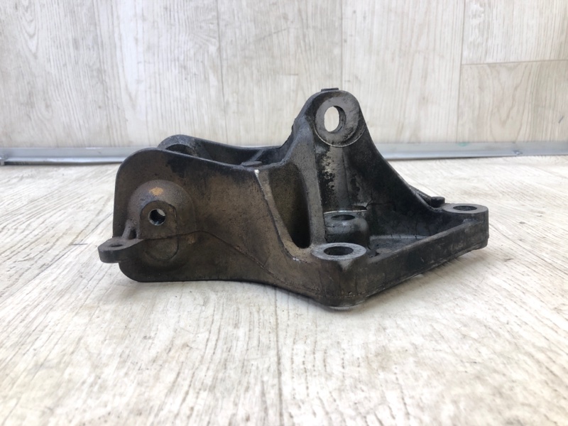 Кронштейн двигателя задний DODGE GRAND CARAVAN 08-