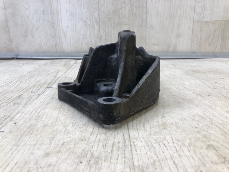 Кронштейн двигателя задний GRAND CARAVAN 08-