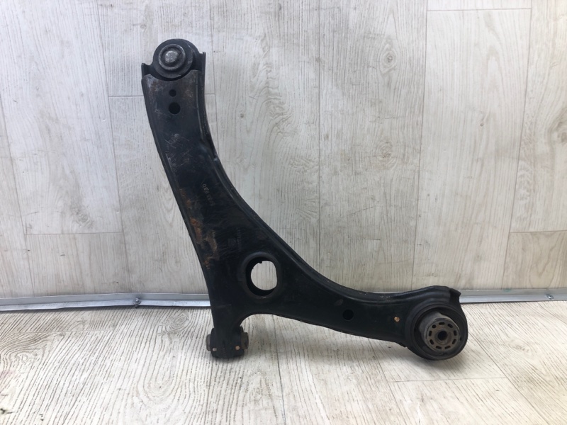 Рычаг передней подвески нижний правый GRAND CARAVAN 08-