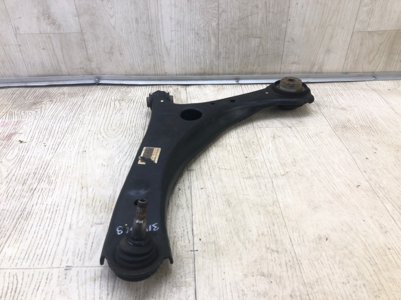 Рычаг передней подвески нижний правый DODGE GRAND CARAVAN 08-