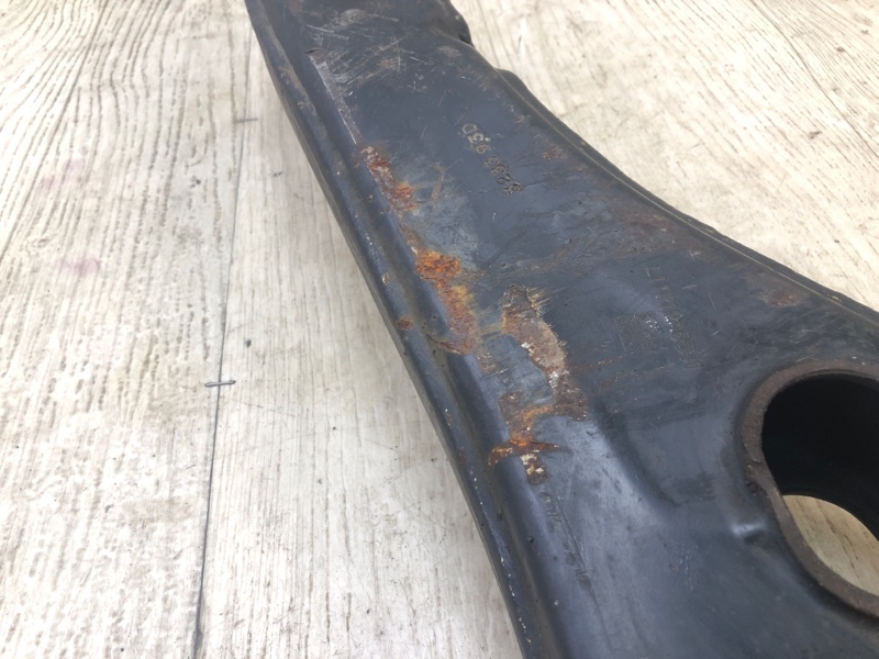 Рычаг передней подвески нижний правый GRAND CARAVAN 08-