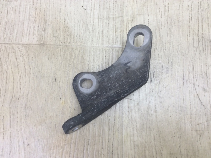 Кронштейн редуктора XC90 15-19 2015 Внедорожник B4204T27