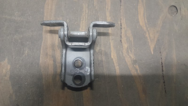 Петля двери INFINITI G35 03-07 Б/У