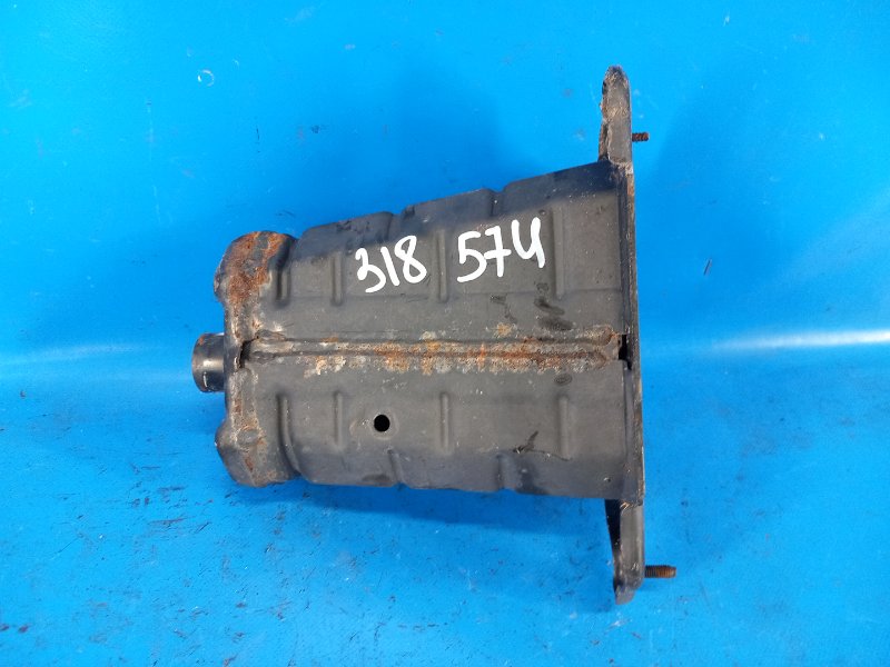 Кронштейн усилителя переднего бампера левый LEXUS IS250/350 05-13 2009 GSE21L 3.5 2GR-FSE 5710853010 Б/У