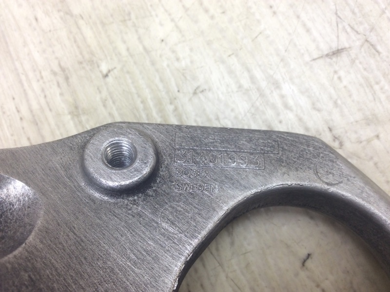 Кронштейн промежуточного вала XC90 15-19 2015 Внедорожник B4204T27