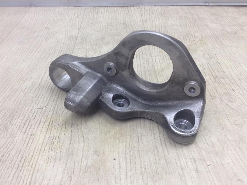 Кронштейн промежуточного вала VOLVO XC90 15-19 Внедорожник B4204T27