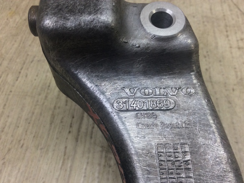 Кронштейн двигателя VOLVO XC90 15-19 Внедорожник B4204T27