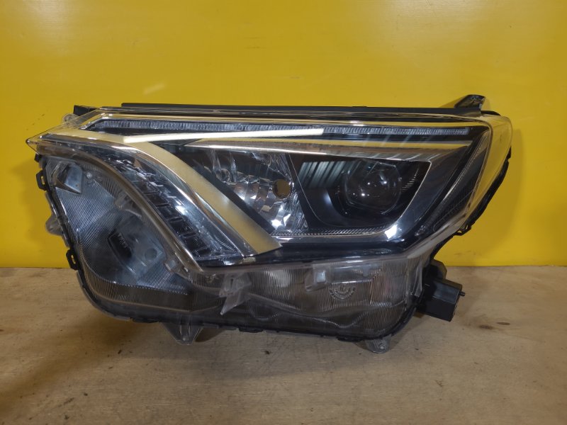 Фара левая TOYOTA RAV4 13-19 8118542680 Б/У