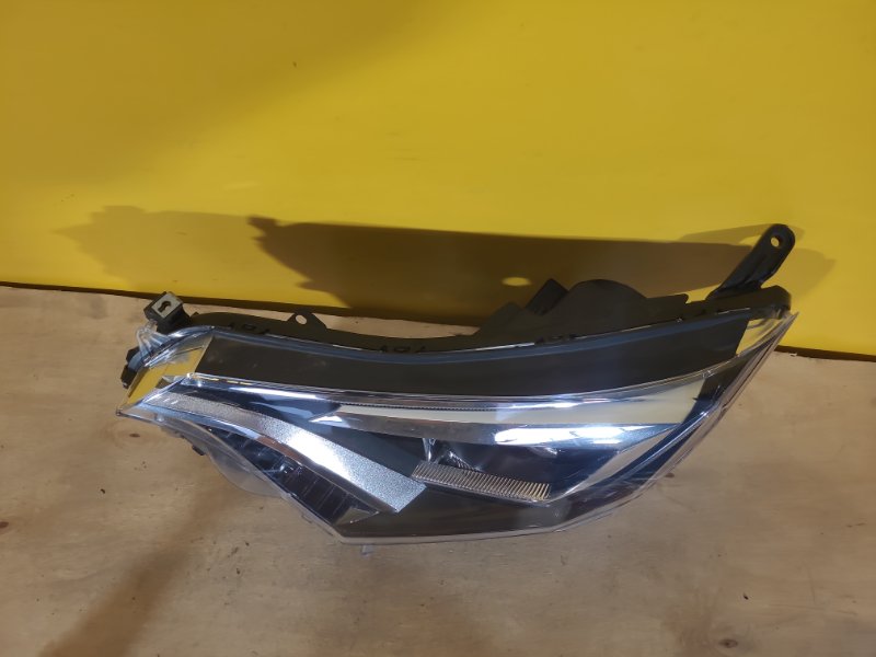 Фара левая RAV4 13-19